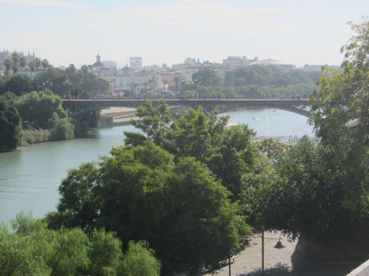 Trianabridgeviews Atico Con Vistas Al Puente De Triana Calle Castilla 38 セビリア エクステリア 写真